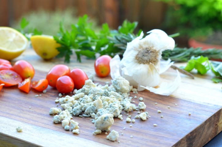 Tomatoes, gorgonzola cheese, garlic