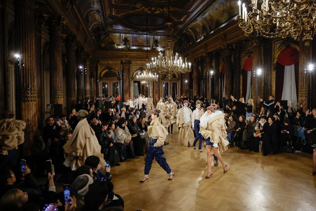 Viktor&Rolf Couture SS25 at Haute Couture Week