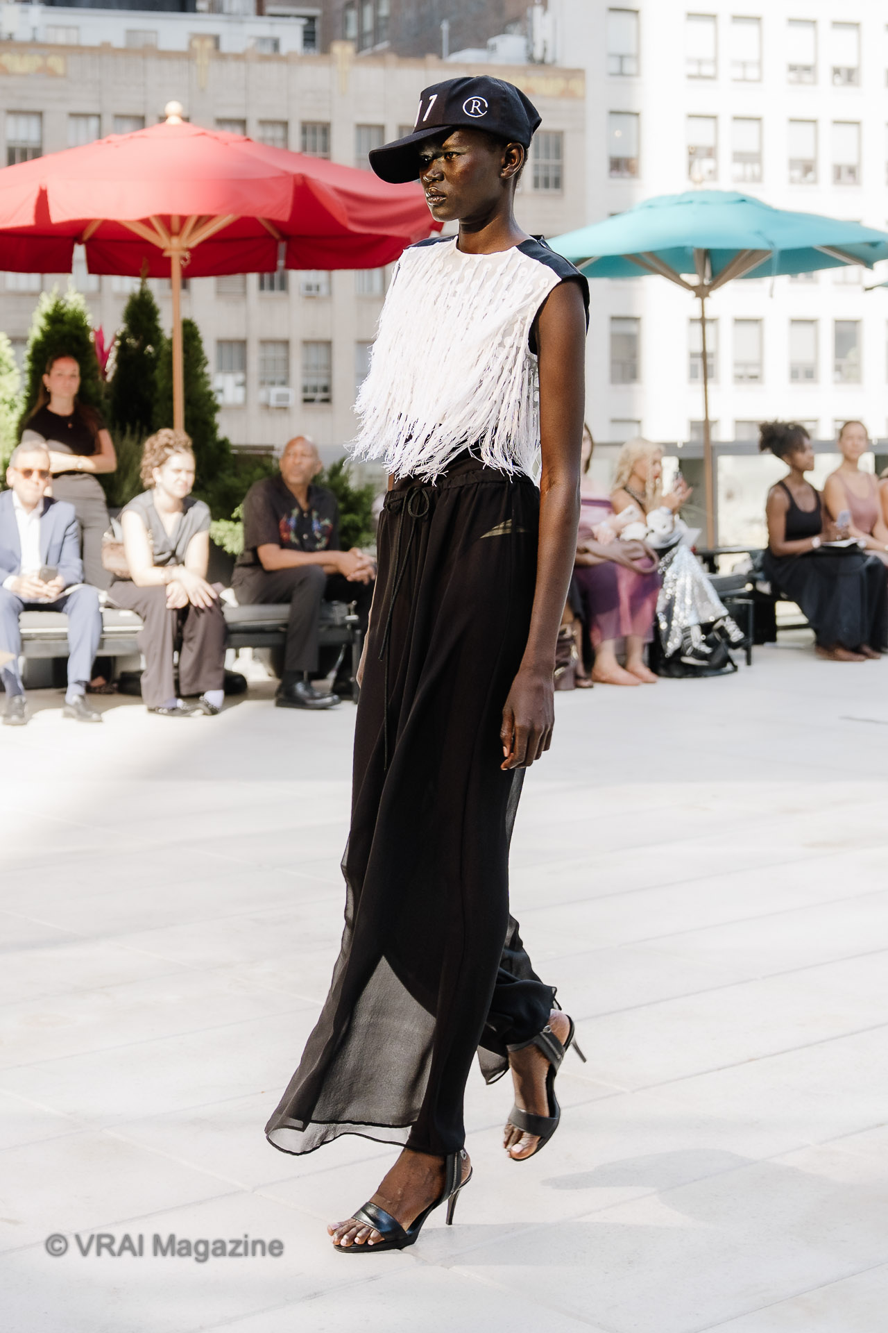 RYNSHUSS27_Runway-010-11