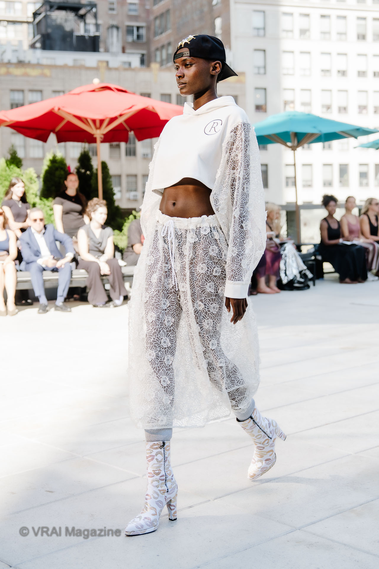 RYNSHUSS27_Runway-024-25