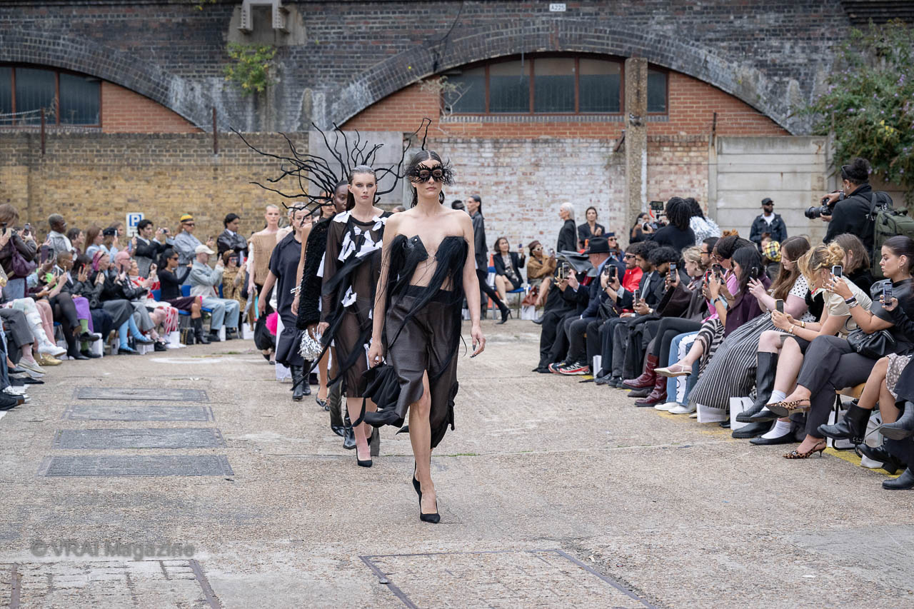 _9AH0998-20 Poet Lab SS27 at London Fashion Week
