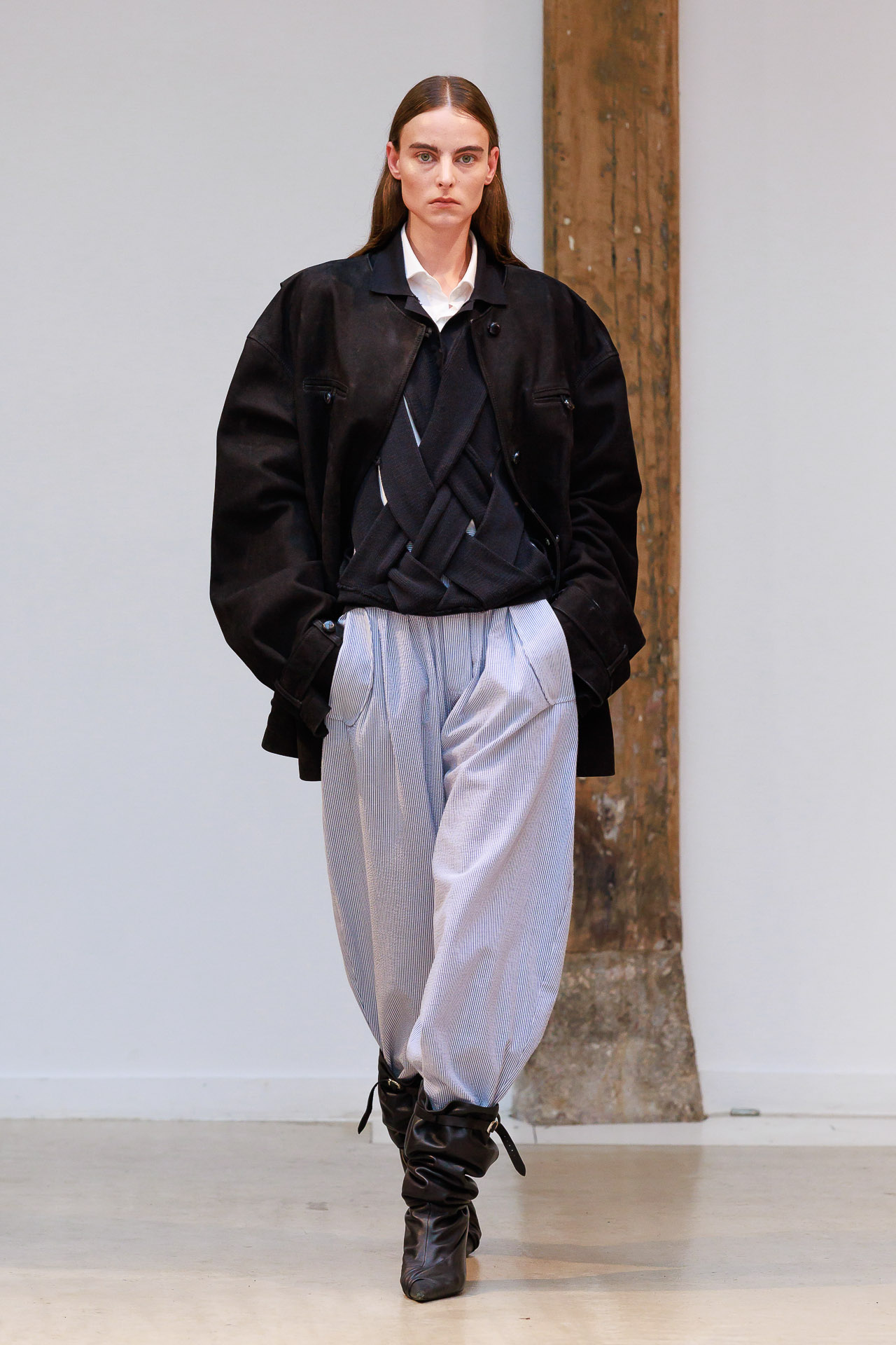 LOOK 001-1