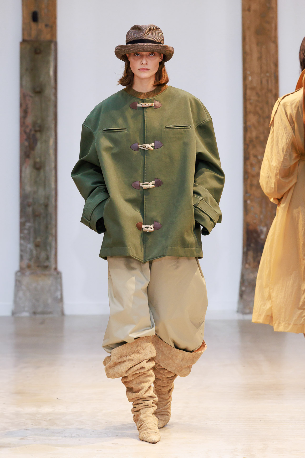 LOOK 13-13