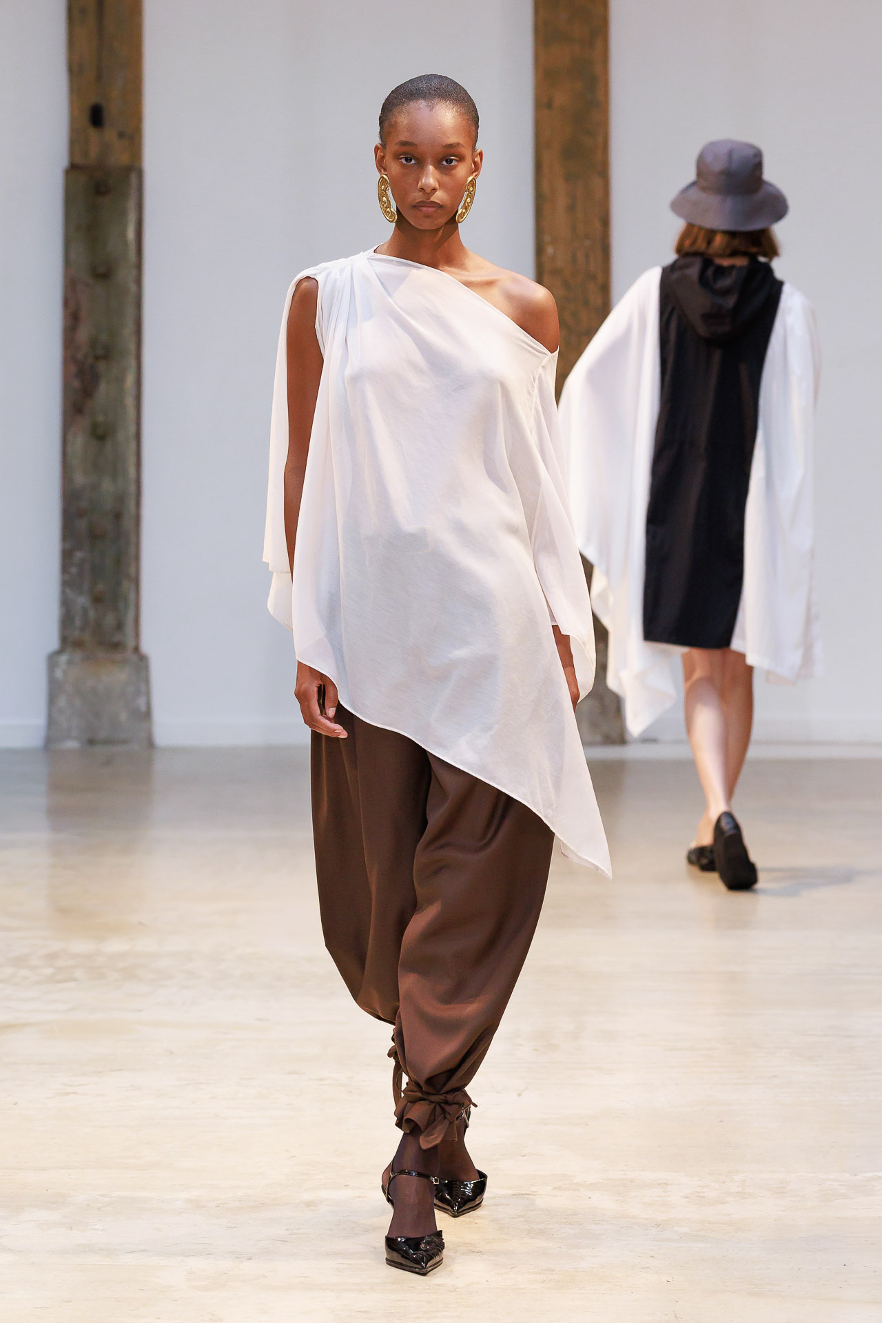 LOOK 21-21