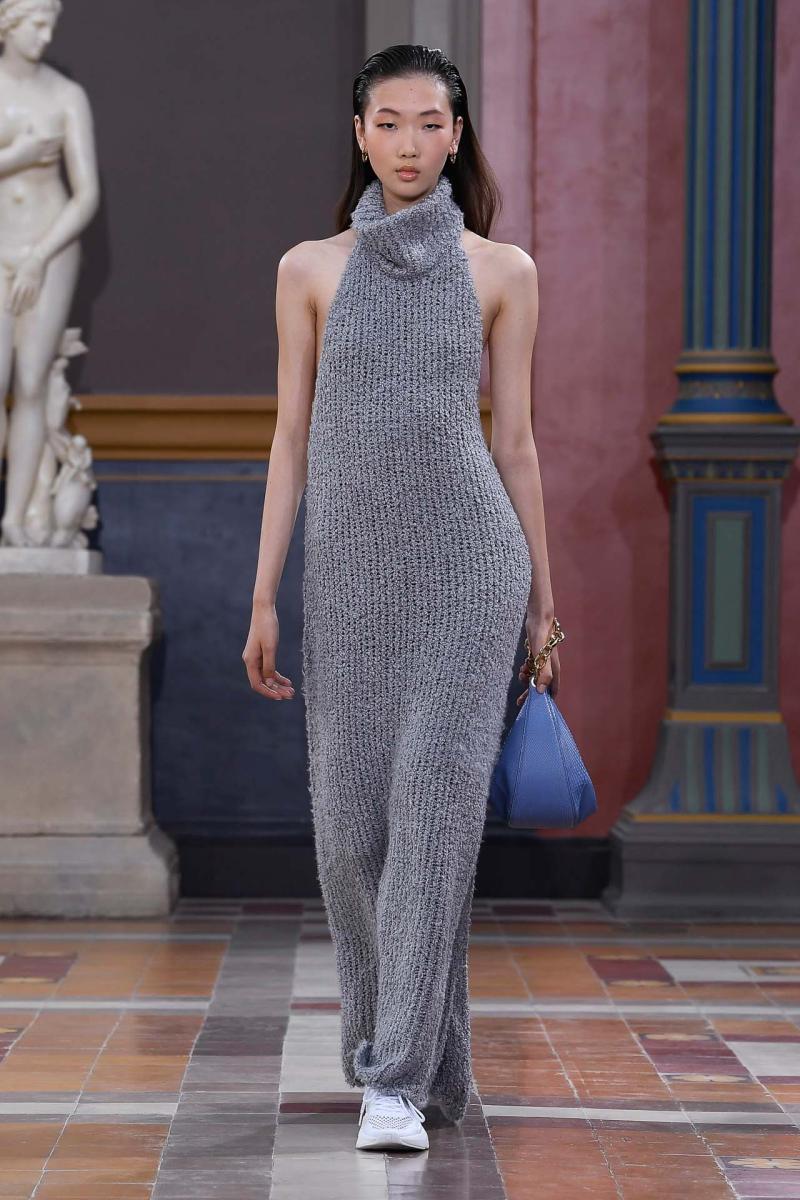 045 VALENTINO PAP SS24-2