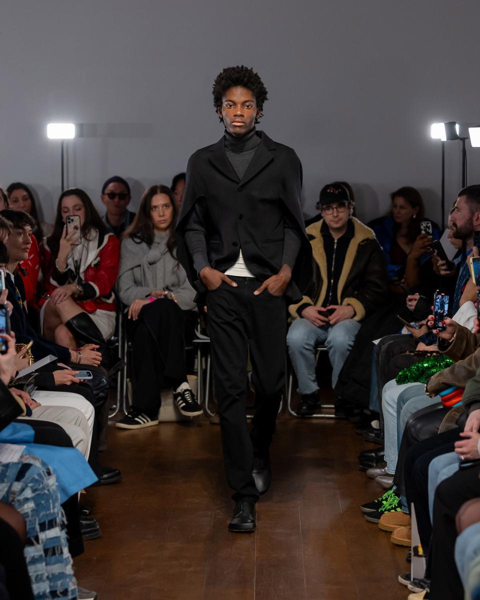 Aaron-Esh IG High look05