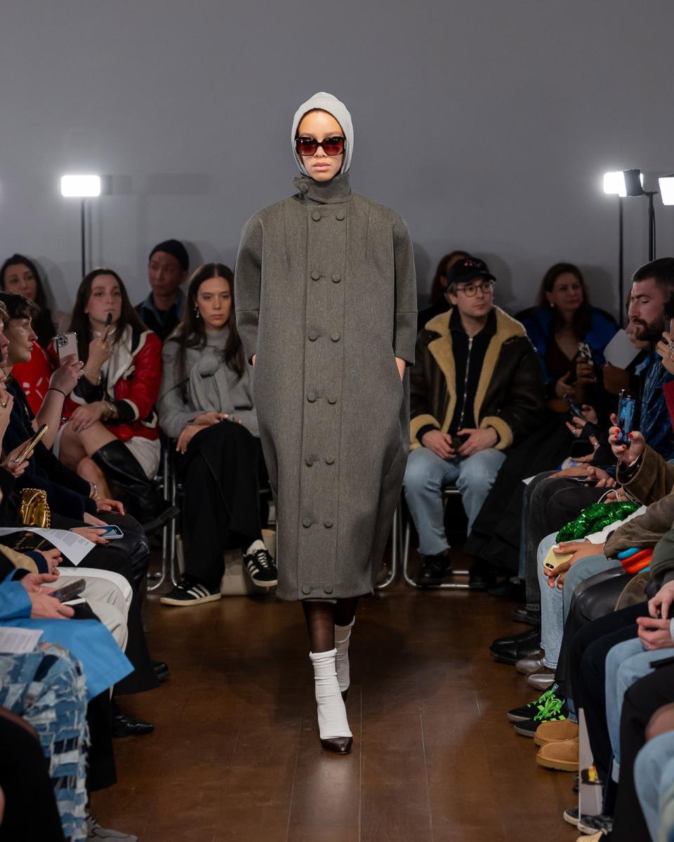 Aaron-Esh IG High look23