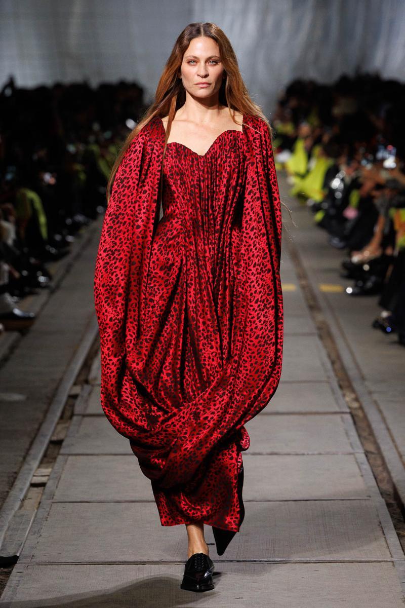 Alexander McQueen RTW AW24 Look 19