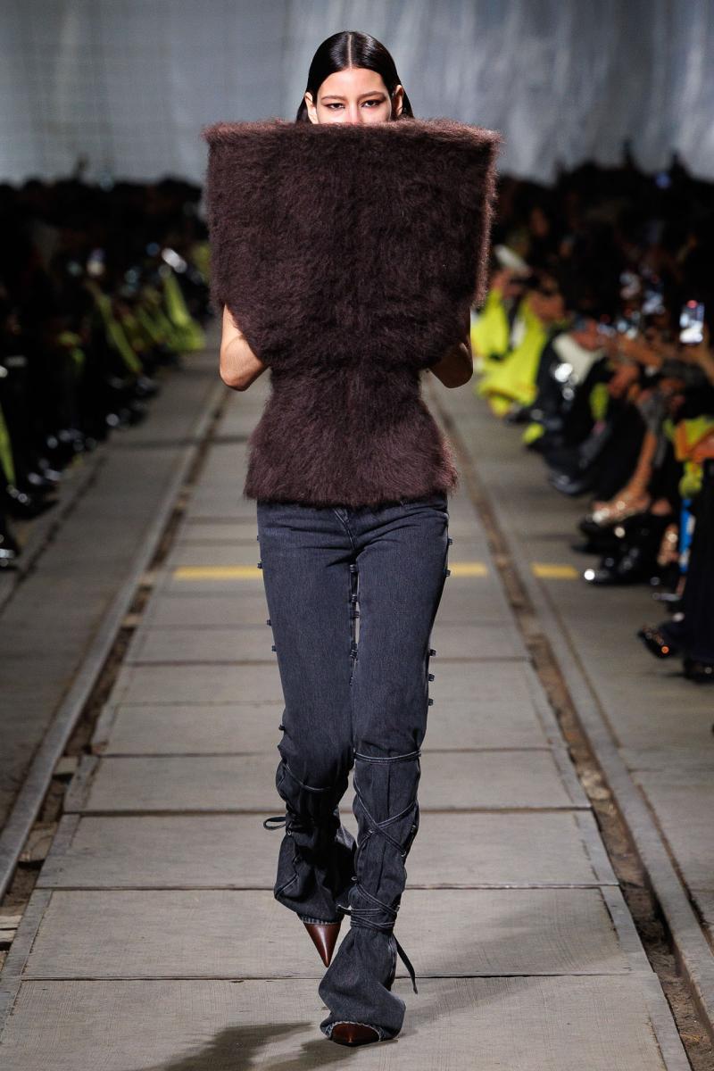 Alexander McQueen RTW AW24 Look 23