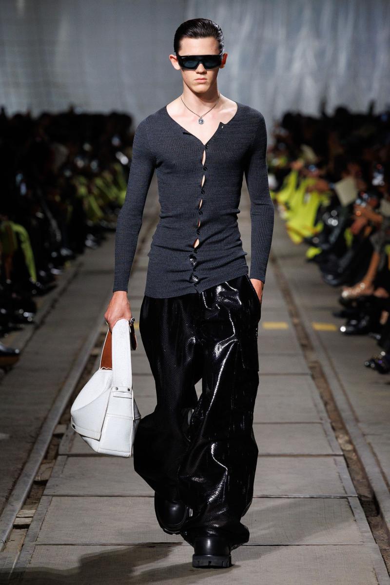 Alexander McQueen RTW AW24 Look 40