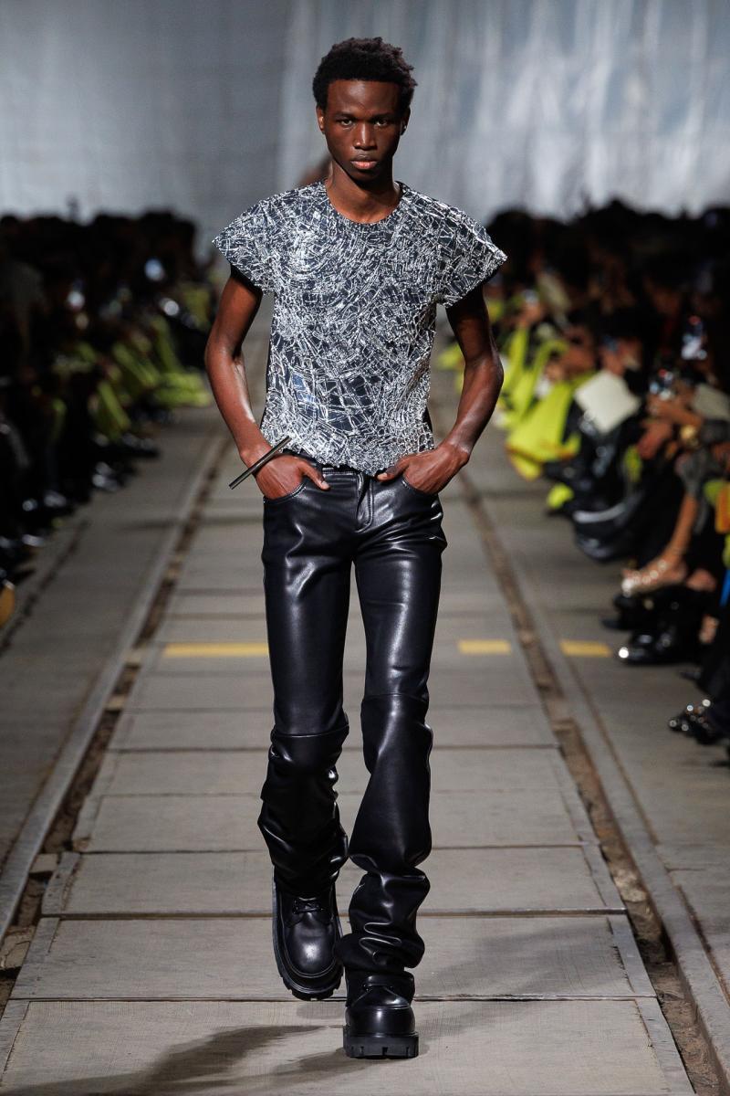 Alexander McQueen RTW AW24 Look 42