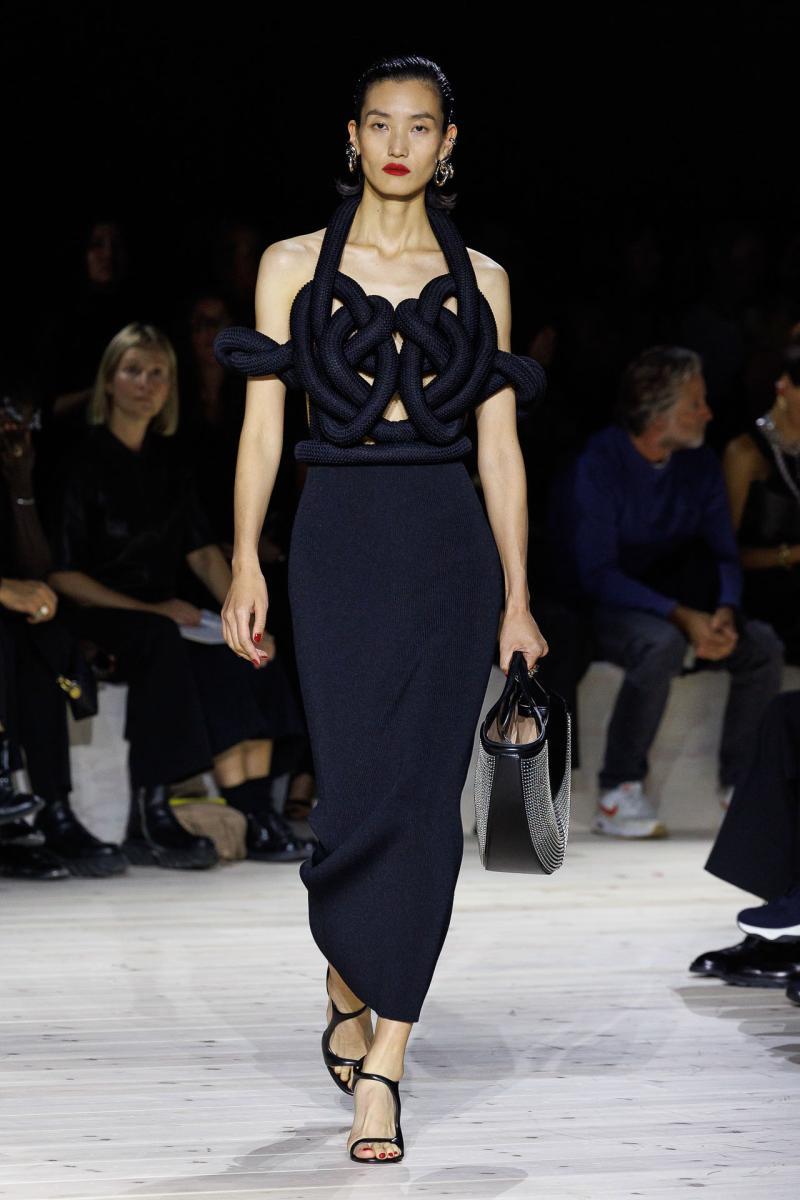 Alexander McQueen RTW SS24 20