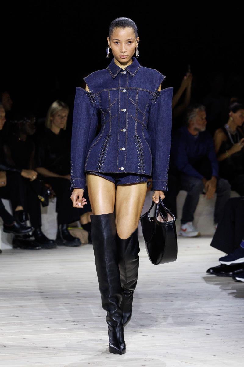 Alexander McQueen RTW SS24 21