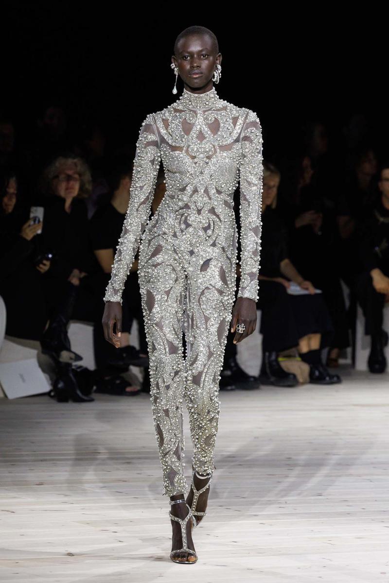 Alexander McQueen RTW SS24 29