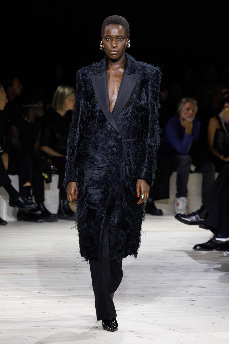 Alexander McQueen RTW SS24 32