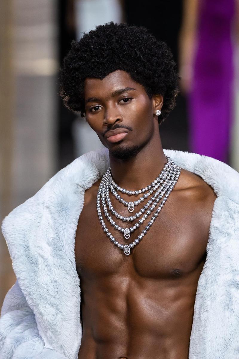2023 Messika High Jewelry Show - Runway