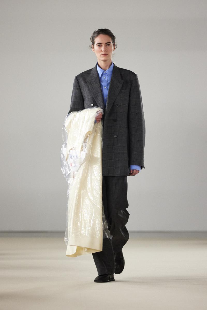 Auralee fw24 runway press look 02