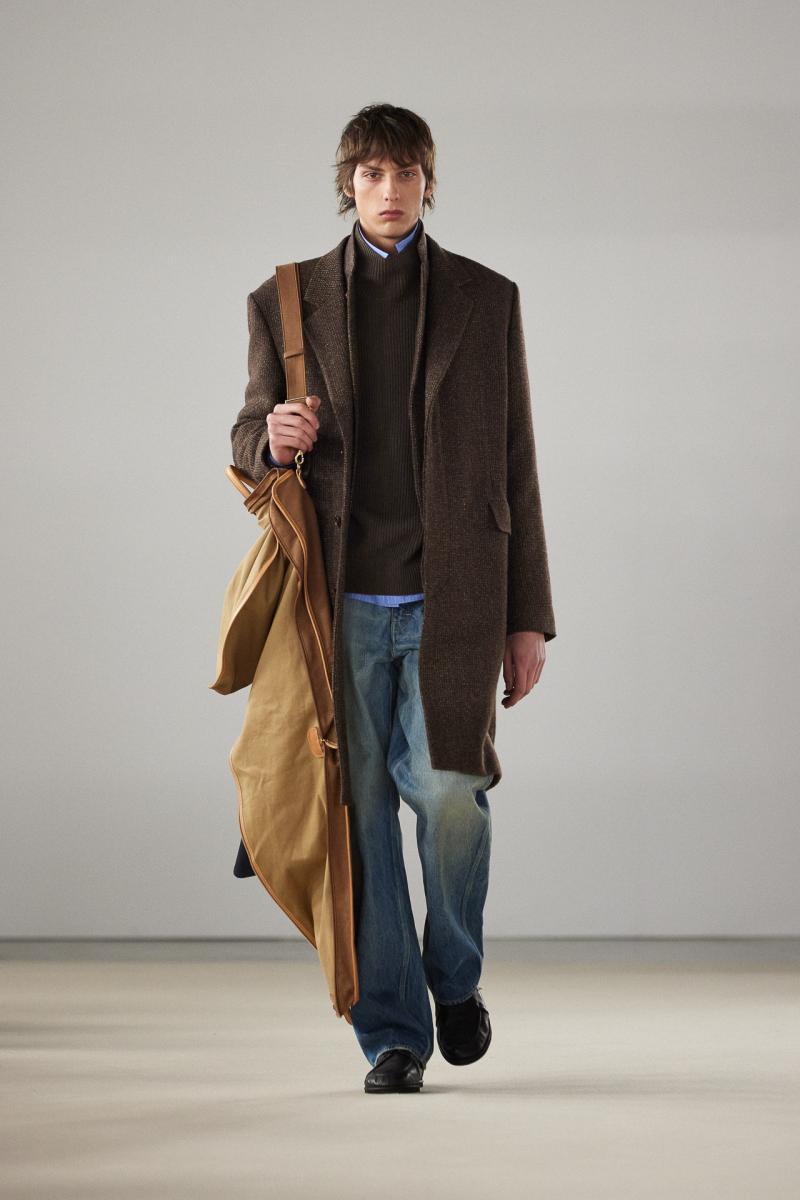 Auralee fw24 runway press look 09
