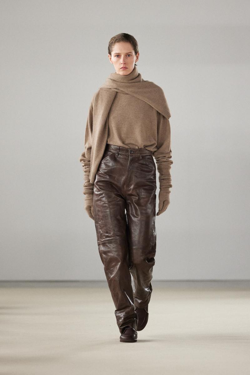 Auralee fw24 runway press look 28