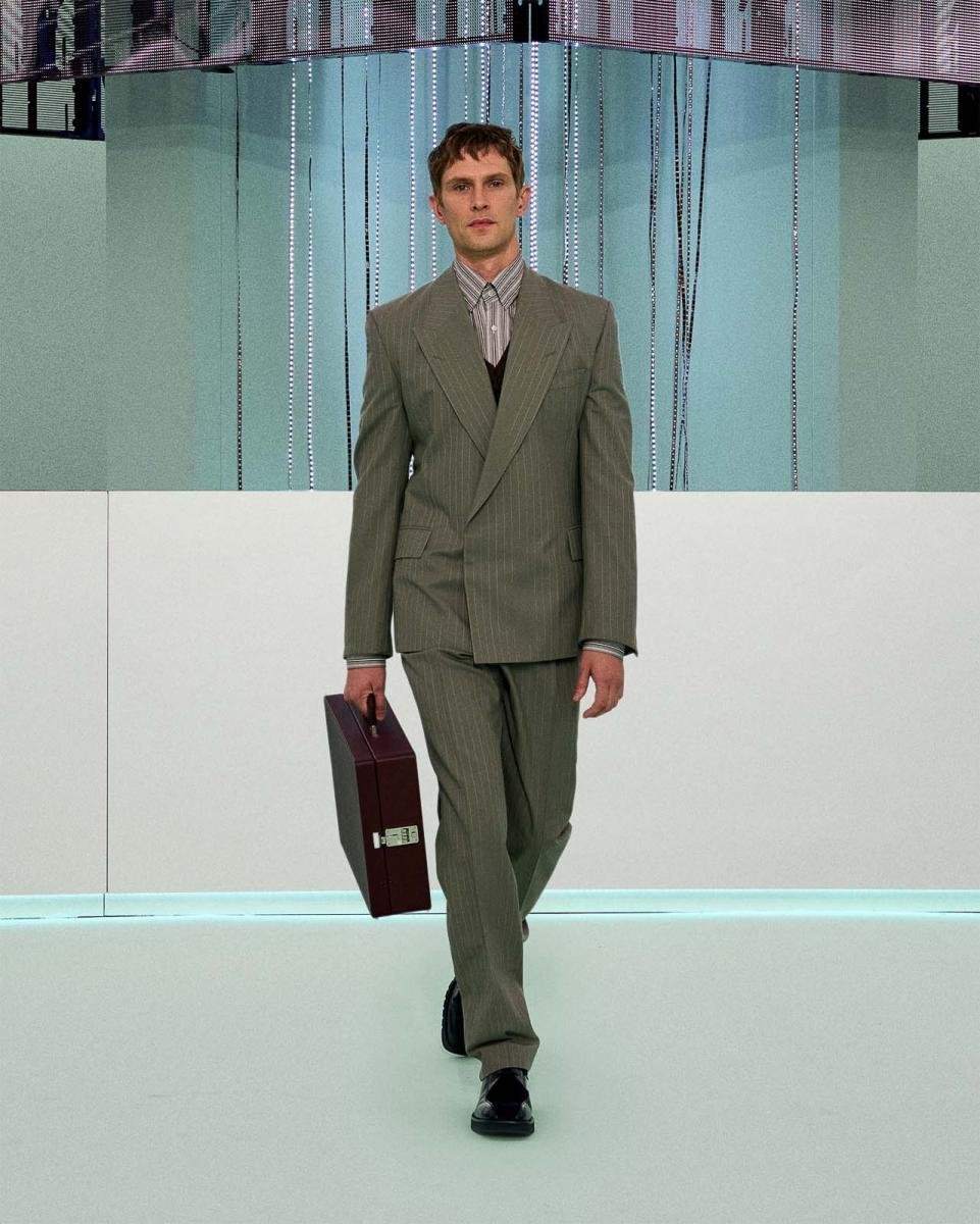 BOSS FW23 Fashion Show Runway Full Look Images-007  original