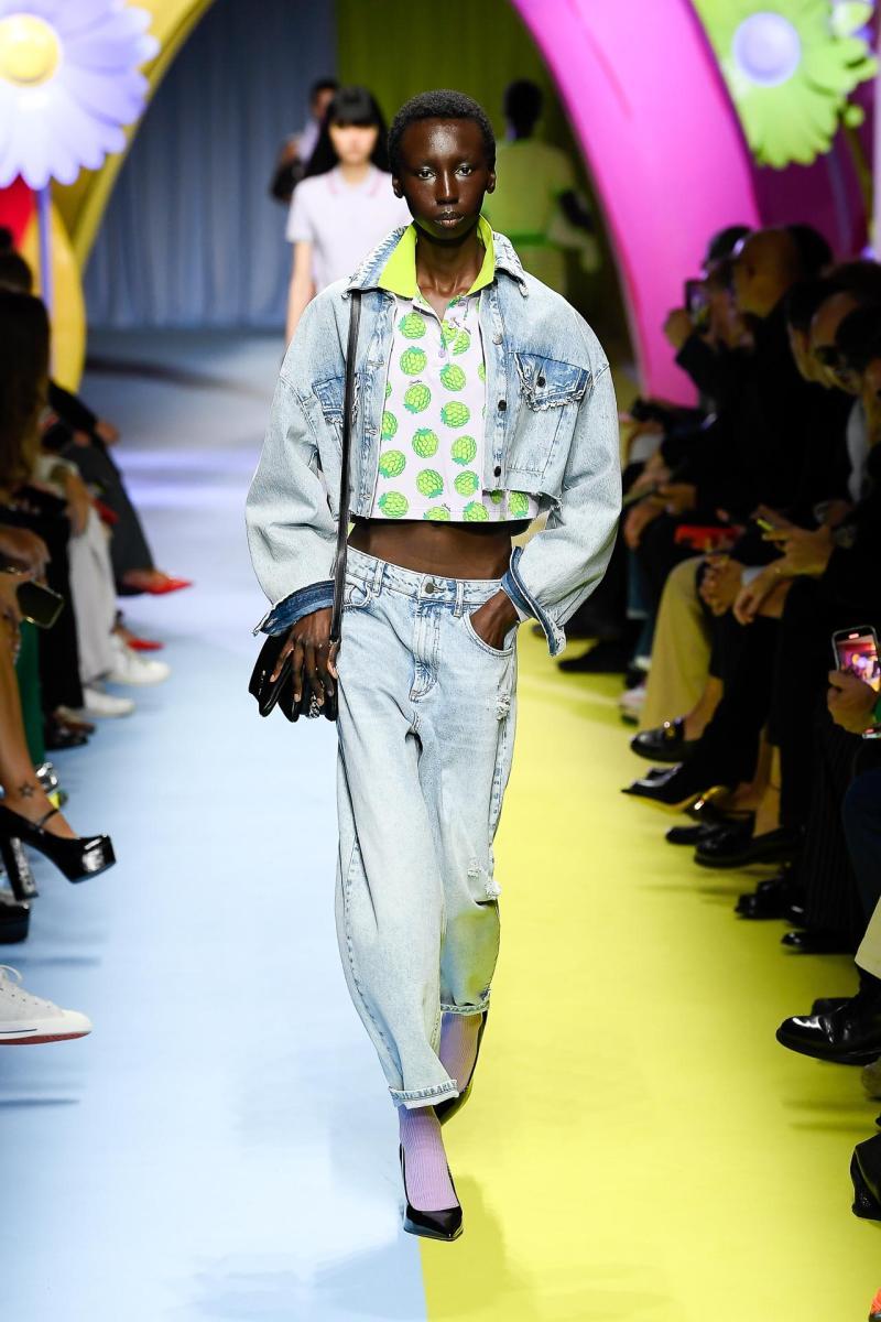 Benetton SS24 catwalk press look46
