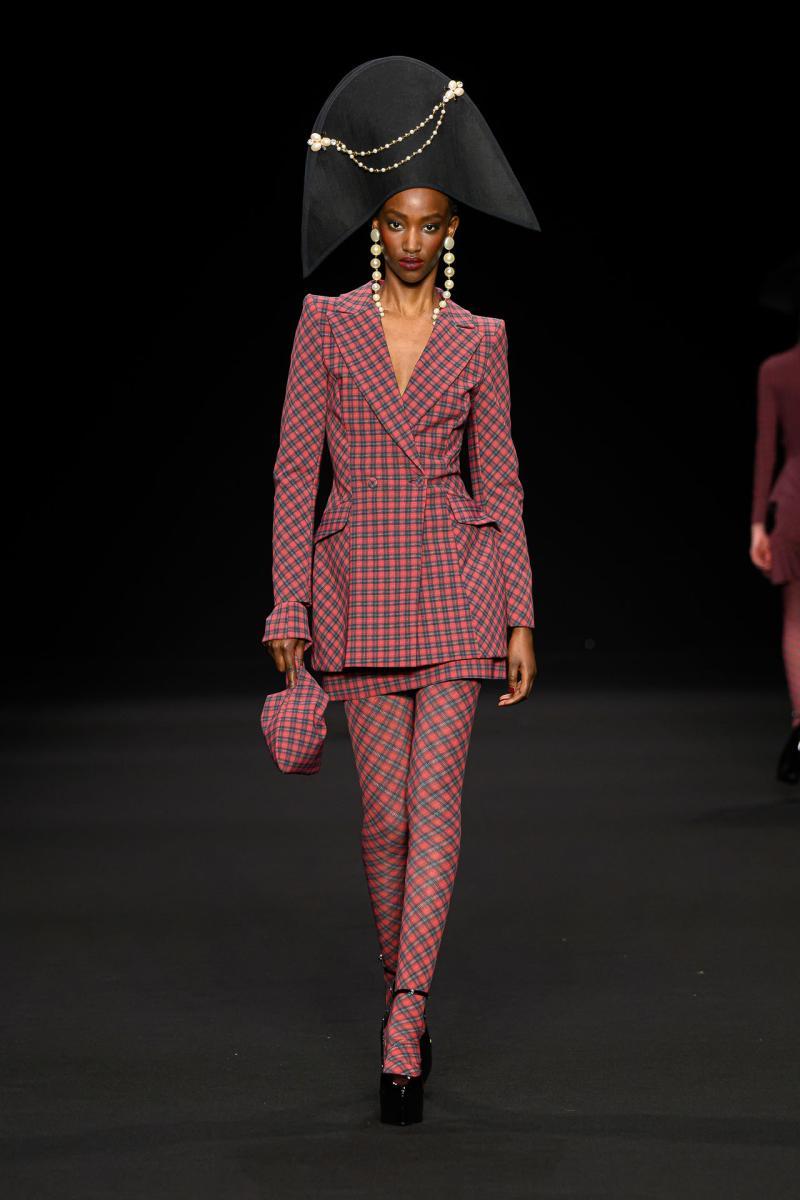 CHIARA-BONI-La-Petite-Robe Fashion-Show Fall-Winter-24-25 -18
