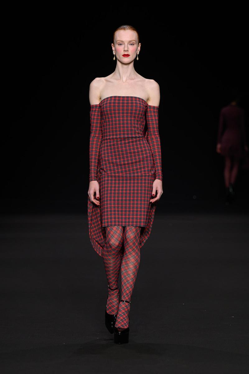 CHIARA-BONI-La-Petite-Robe Fashion-Show Fall-Winter-24-25 -19