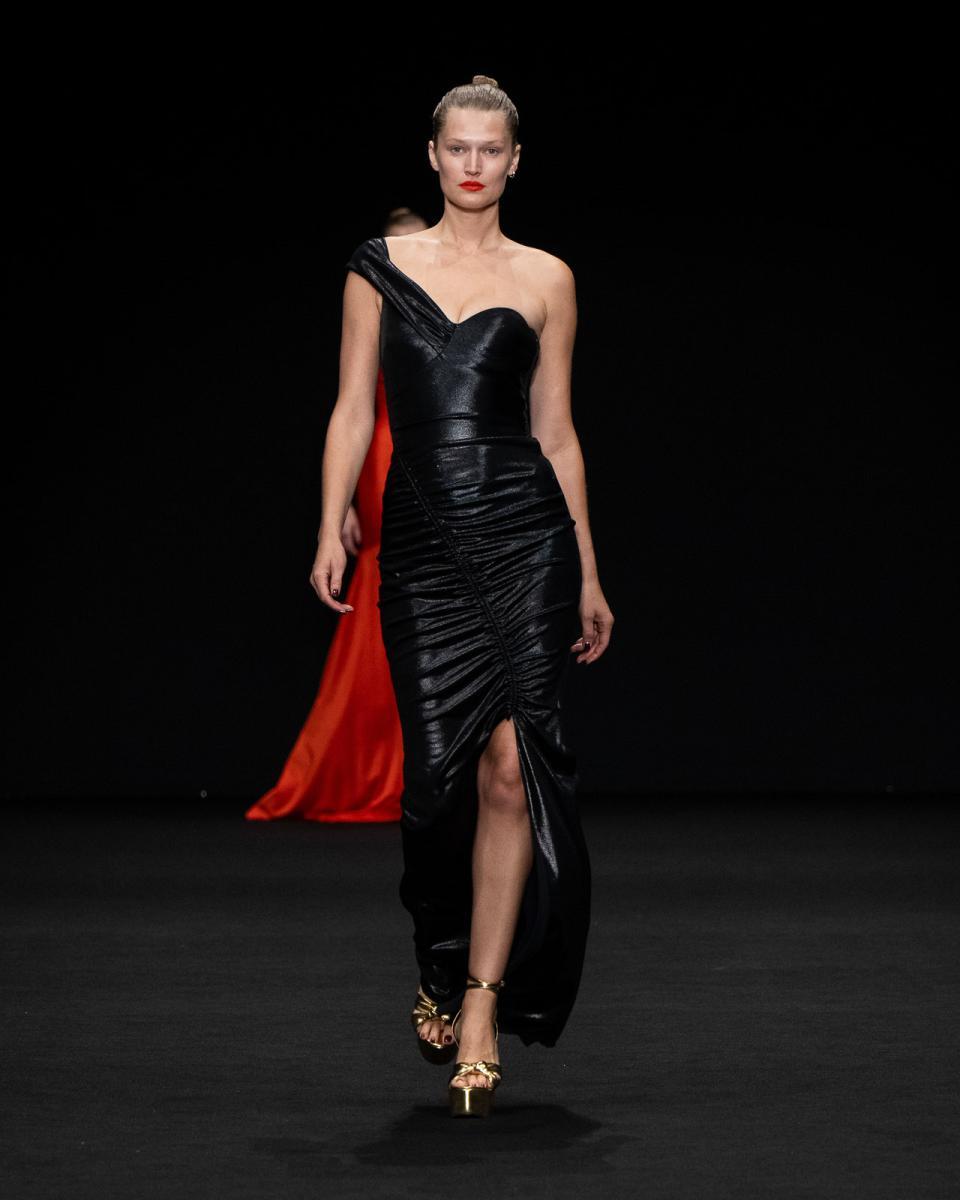 CHIARA-BONI-La-Petite-Robe SS24 LOOK 01  ALF 0112