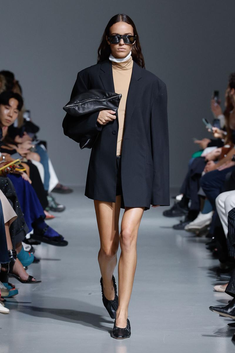 Gauchere ss24 runway press look01