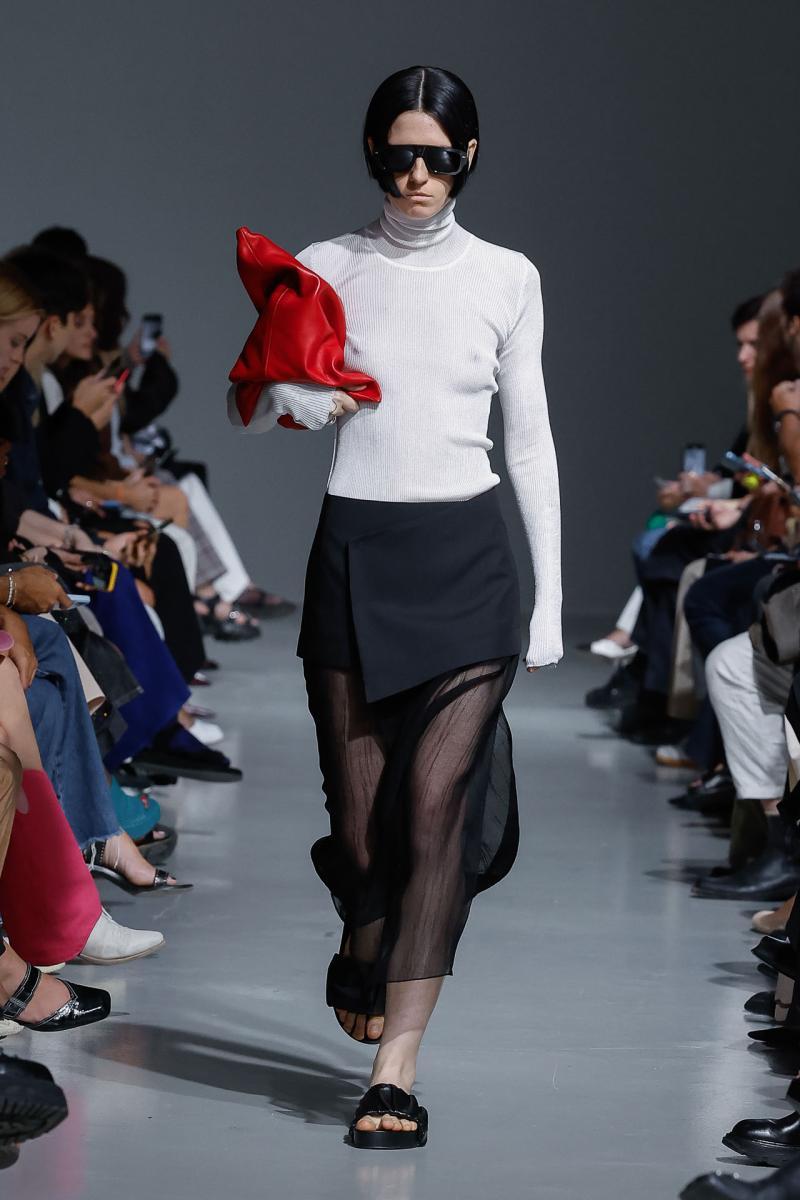 Gauchere ss24 runway press look32