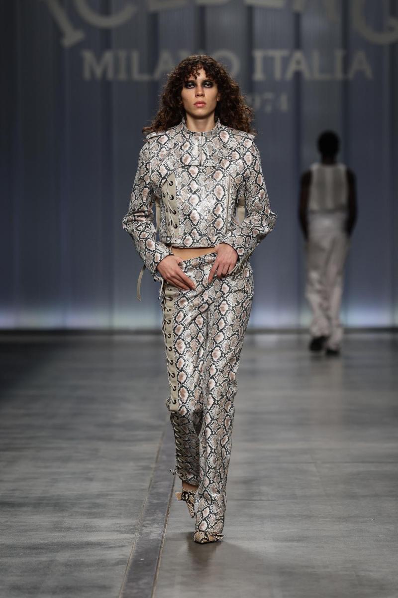ICEBERG FASHIONSHOW SS24 Look-30