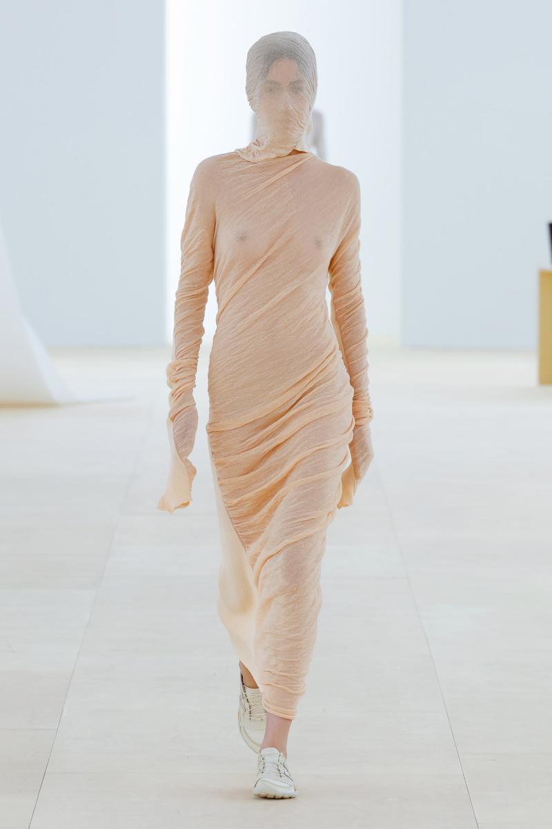 ISSEY-MIYAKE SS24 LOOK02 high