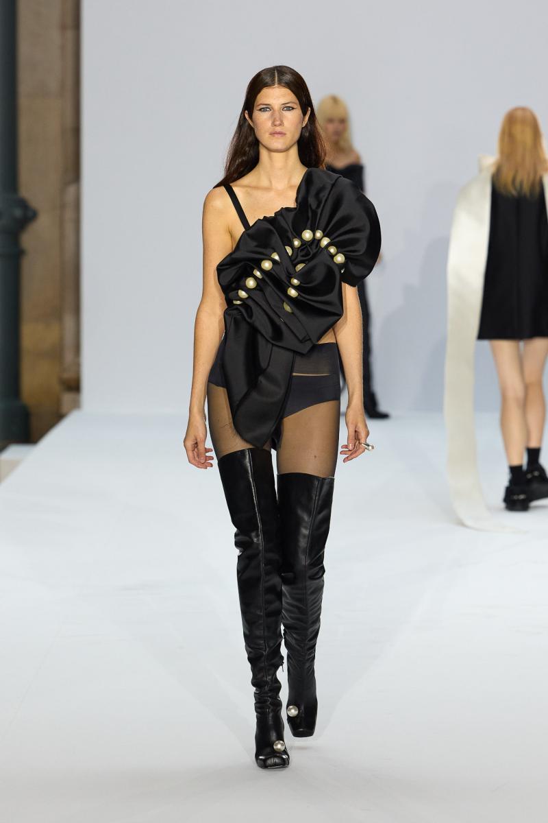 Kimhekim ss24 runway press look37