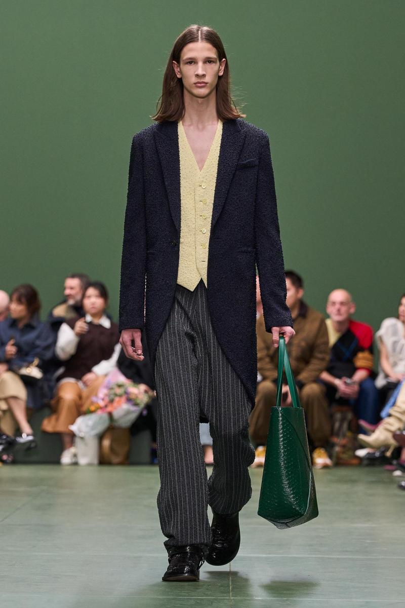 LOEWE FW24 WW SHOW RUNWAY LOOK 52 FRONT RGB CROPPED 2X3