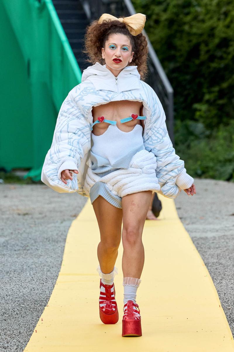 Laud-End-Praud-S25-001