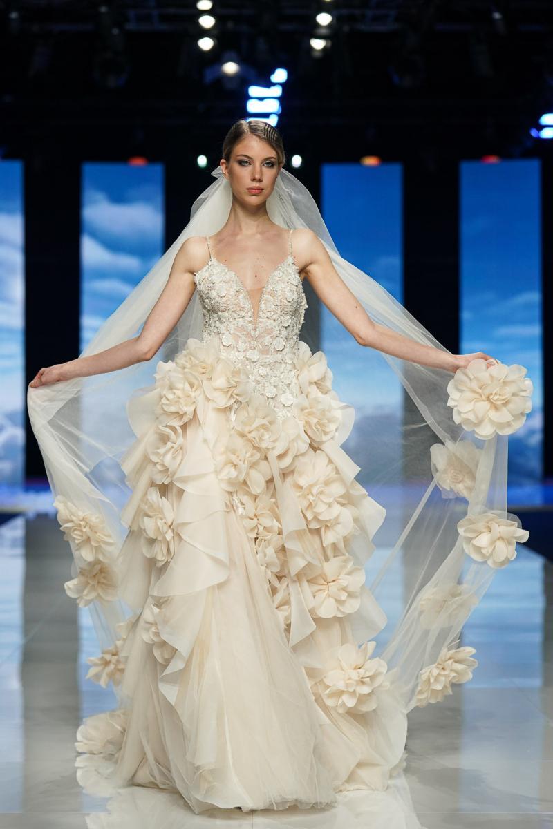 Madame-Burcu Si-Sposaitalia-Collezioni-2025-7