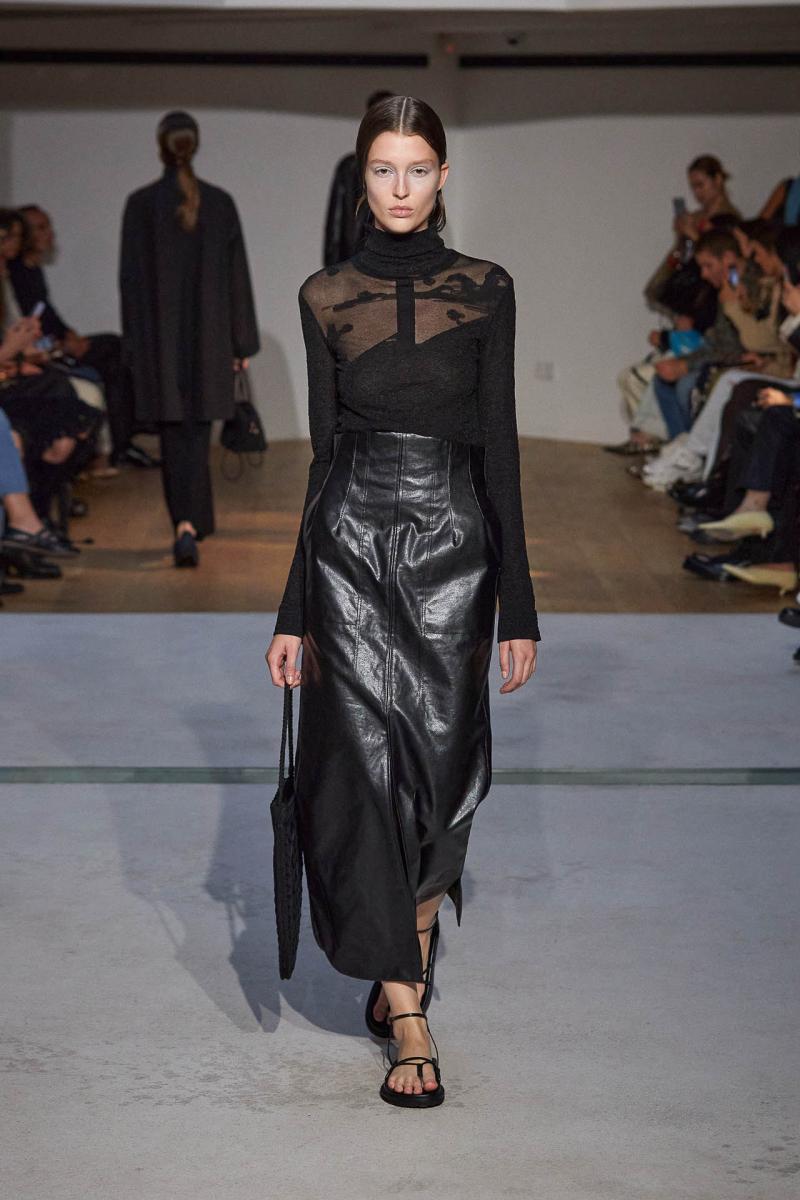 Mame-K ss24 runway press look23 (1)