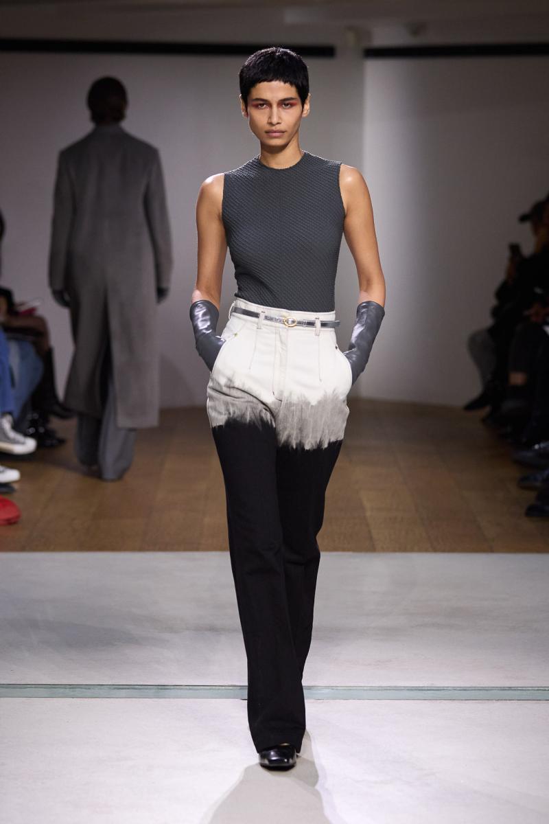 Mame Kurogouchi fw24 runway press look05