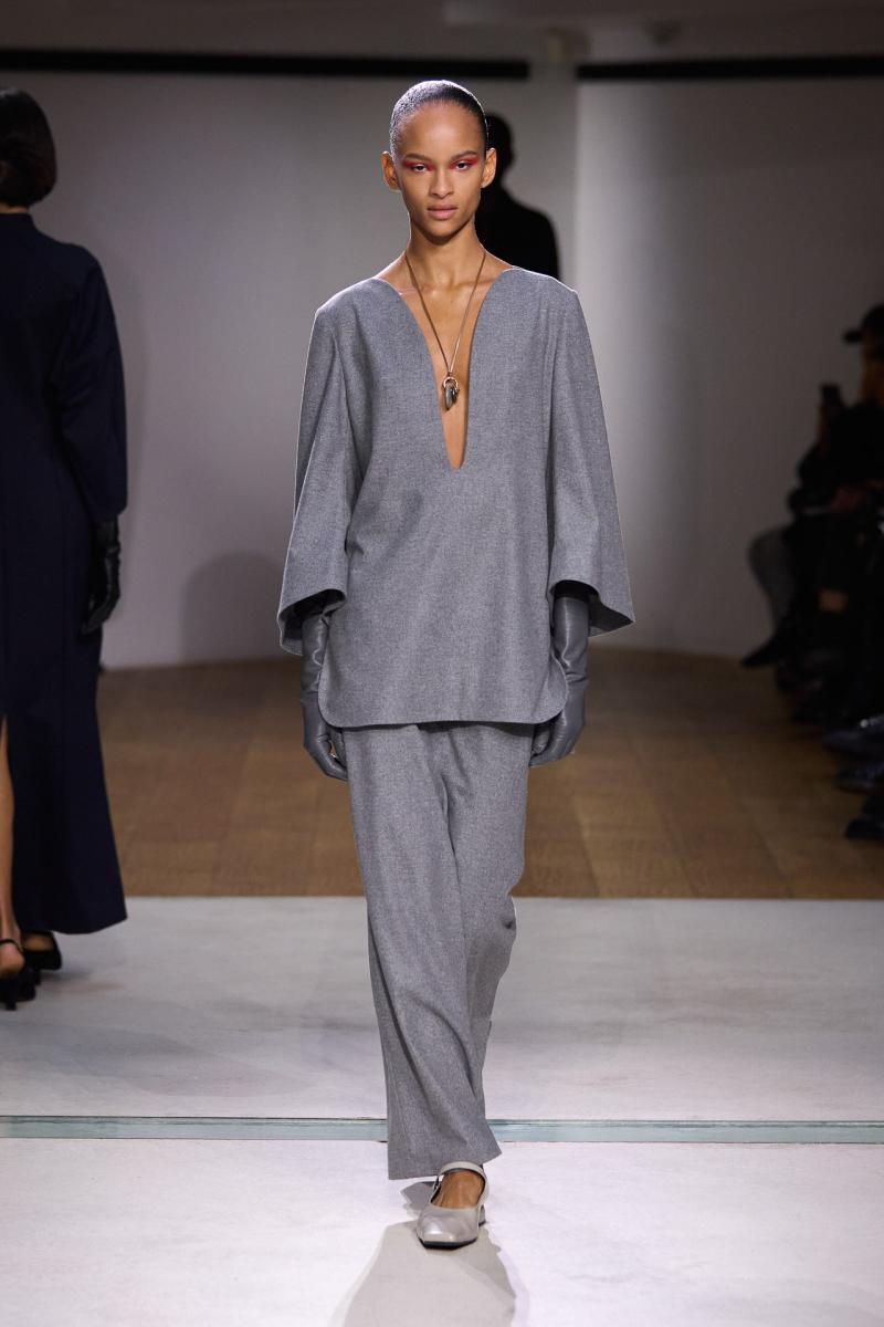 Mame Kurogouchi fw24 runway press look10