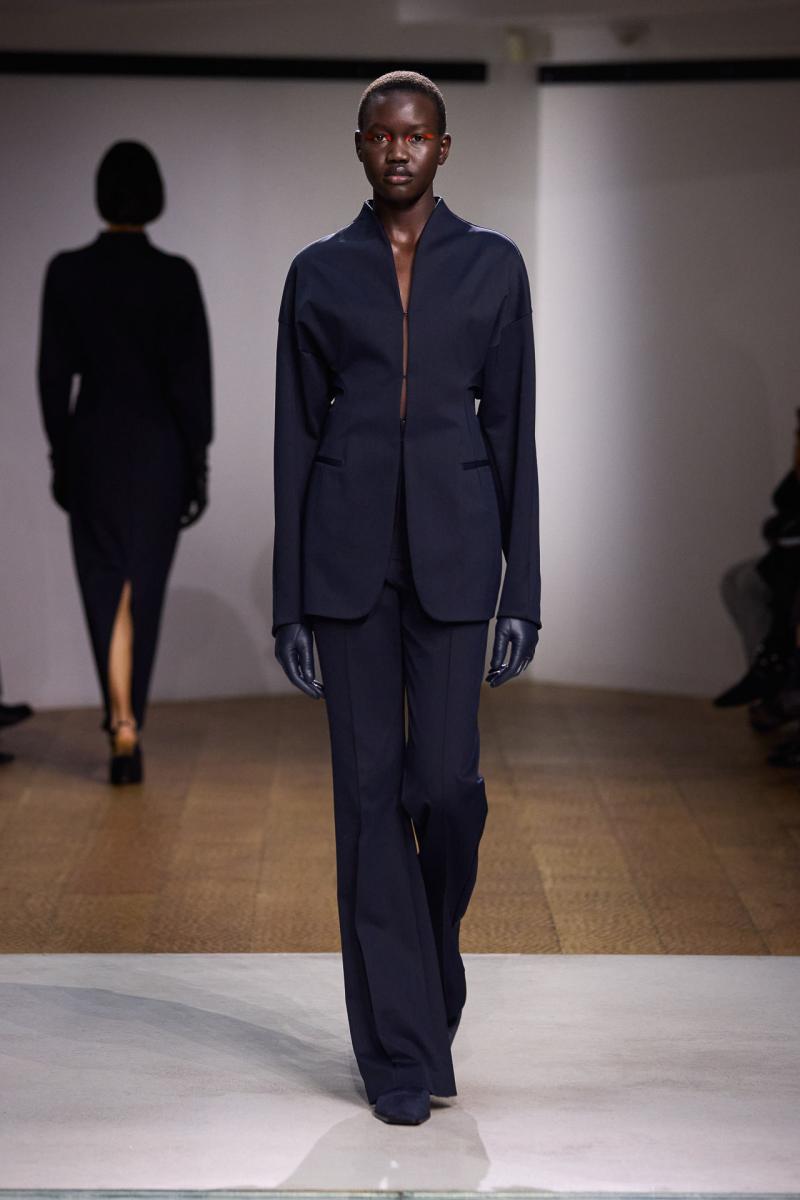 Mame Kurogouchi fw24 runway press look11