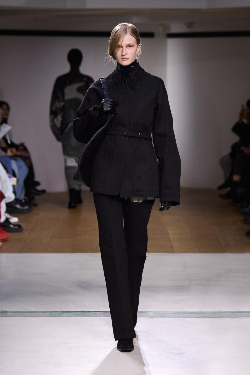 Mame Kurogouchi fw24 runway press look23