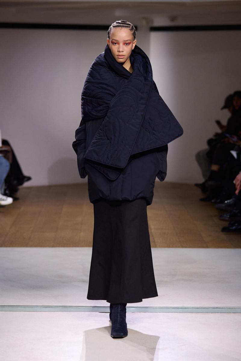 Mame Kurogouchi fw24 runway press look35