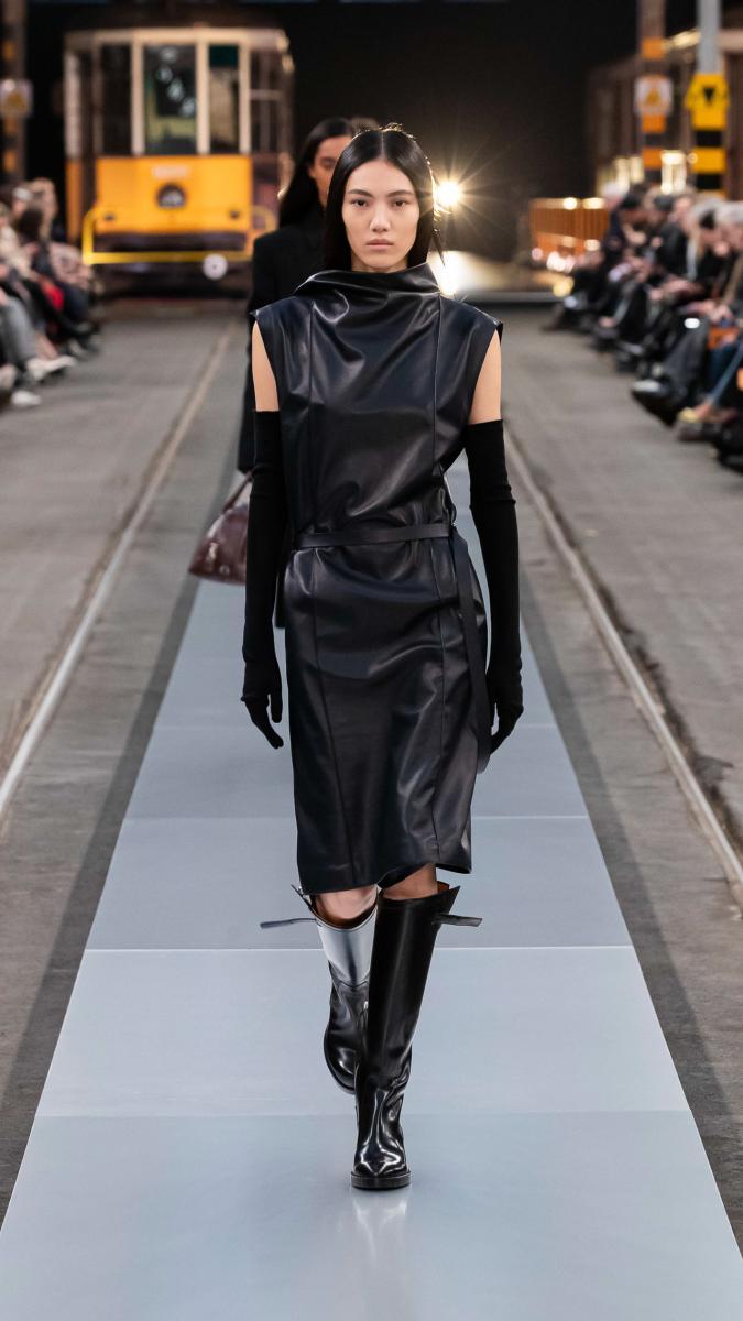 TODS MFW FW 24-25 WOMENS LOOK 38 A