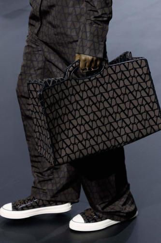 019_VALENTINO_SS23_DETT