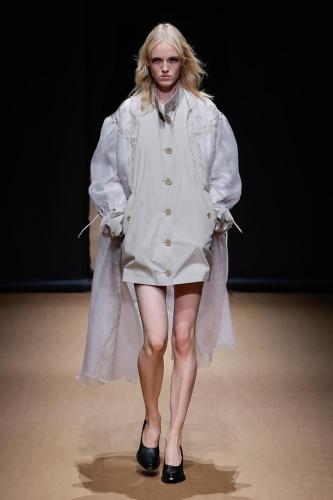 27_PradaDonnaSS23