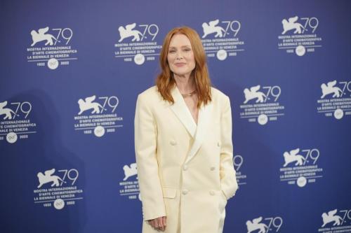 Photocall: President Julianne MooreCredits_La_Biennale_di_Venezia_-_Foto_ASAC__ph_Andrea_Avezz