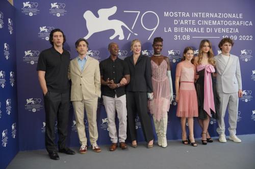 Photocall: WHITE NOISE -_ Film_DelegationCredits_La_Biennale_di_Venezia_-_Foto_ASAC__ph_Andrea_Avezz