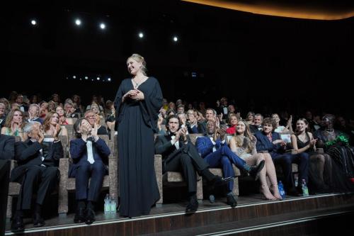 72548-Red_Carpet_-_WHITE_NOISE_-_Actress_Greta_Gerwig_in_Sala_Grande__Credits_La_Biennale_di_Venezia_-_Foto_ASAC__ph_Andrea_Avezz___