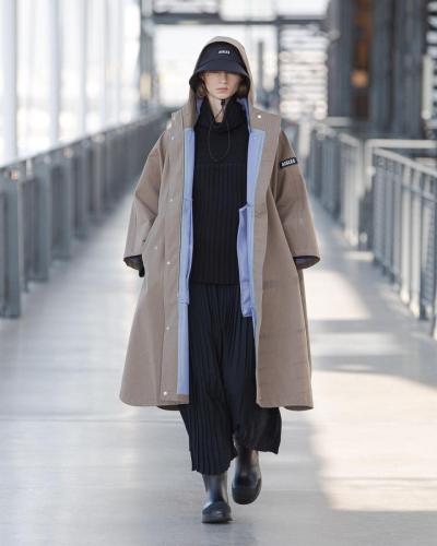 Aigle_ss23_runway_IG_look01