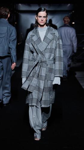 FW22_BOSS_SHOW_MILAN_RUNWAY_13_9x16